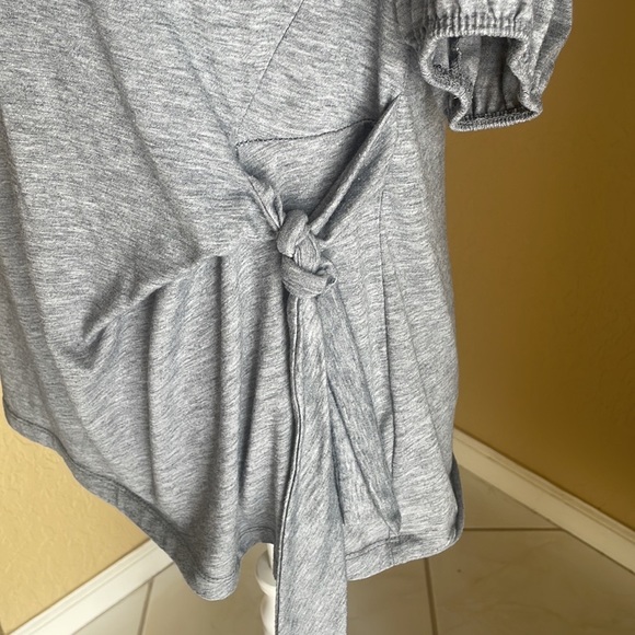 Parallel skies Gray Tie Top - Picture 4 of 10